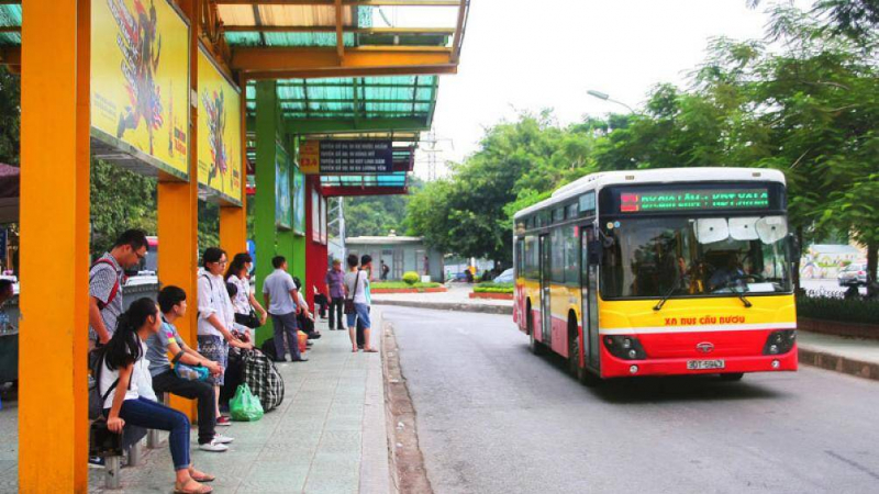 Di chuyển bằng xe bus tại Hà Nội