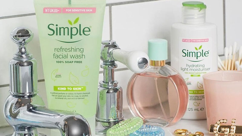 Làm cách nào để phân biệt sữa rửa mặt Simple Refreshing Facial Wash thật giả