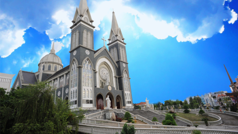 Nhà thờ chánh tòa Phú Cường có phong cách trang trí tinh tế