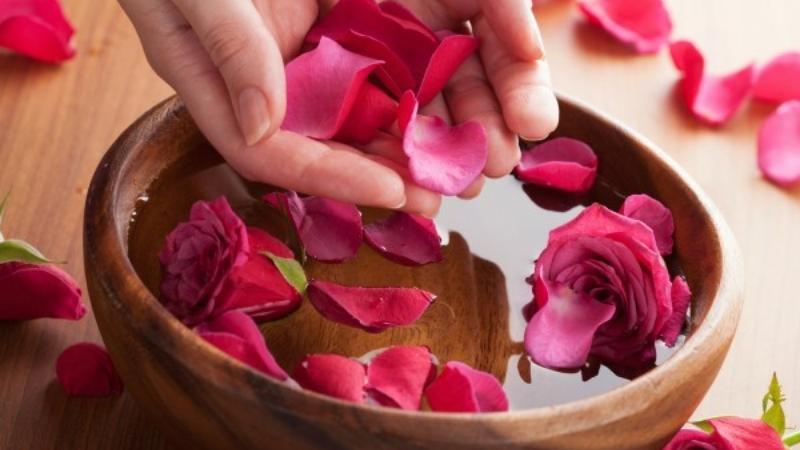 Những lợi ích về sức khỏe mà hoa hồng đem lại