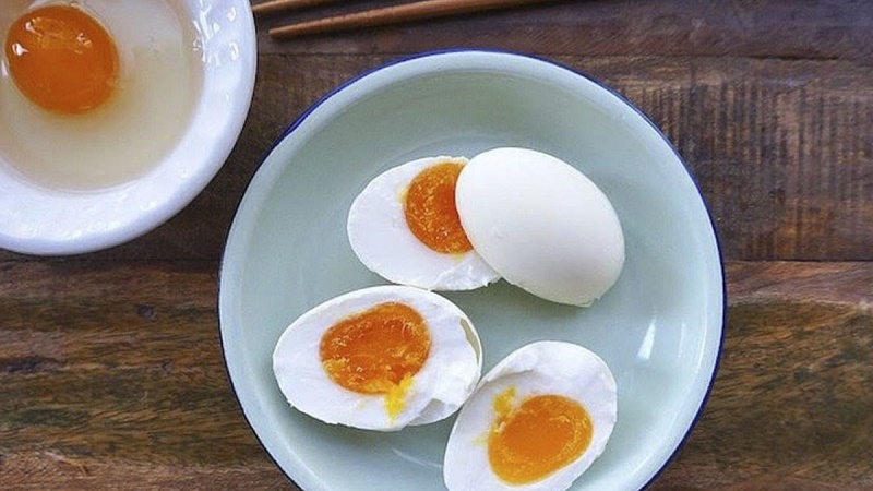 Trứng vịt sau khi muối có màu sắc tươi, đẹp, mùi vị vừa ăn