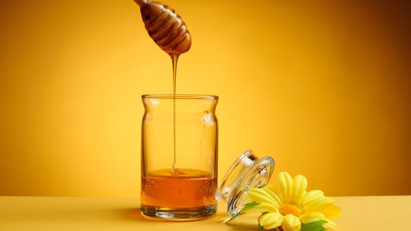 Uống mật ong với nước ấm vào sáng sớm tốt không?