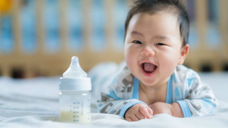 Cho trẻ ti sữa công thức ngay sau khi cai sữa
