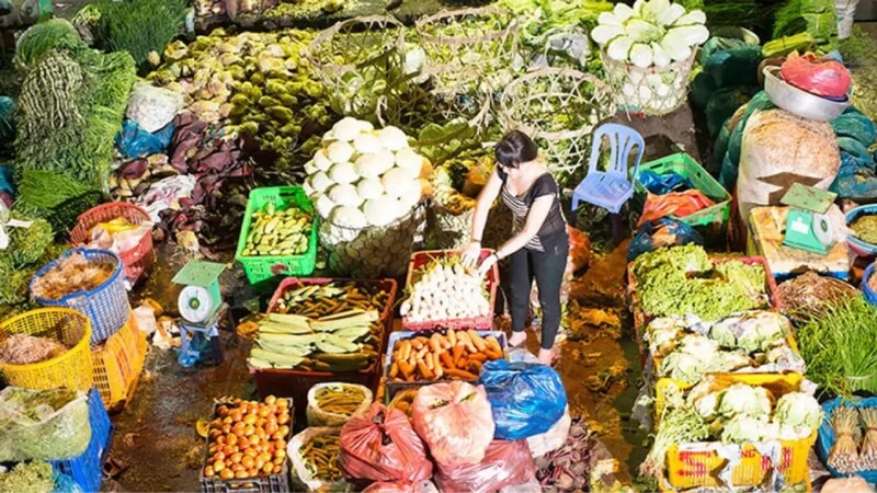 Khu chợ rau củ tại chợ Bình Điền