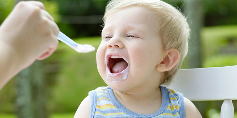 Bé từ 6 – 12 tháng tuổi nên ăn từ 1 – 2 hộp sữa chua Susu mỗi ngày.