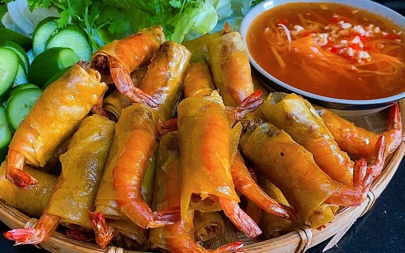 Ram tôm là một trong những món ăn cực kỳ ngon của Quảng Nam
