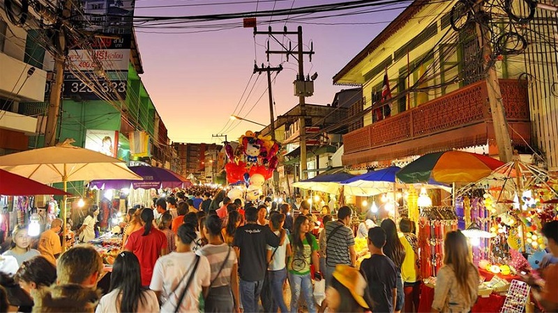 Chợ đêm Bazaar Chiang Mai