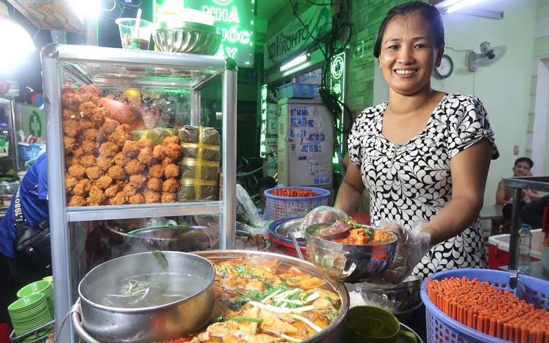 Bún riêu & bánh canh cua Nguyễn Trãi