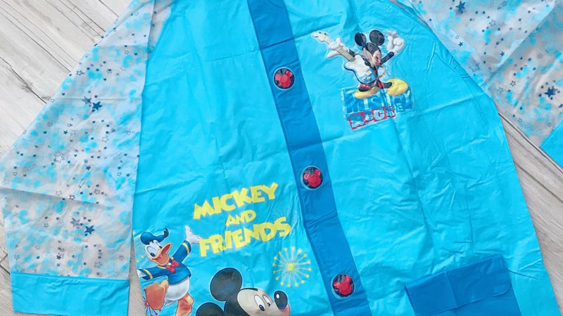 Áo mưa chuột Mickey màu xanh đẹp mắt