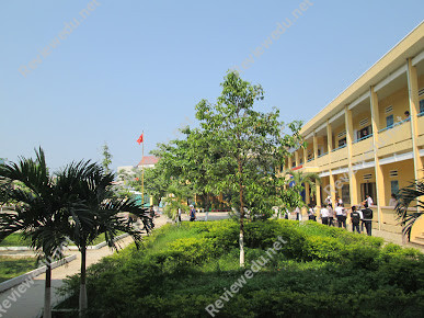 Trường THCS Huỳnh Bá Chánh