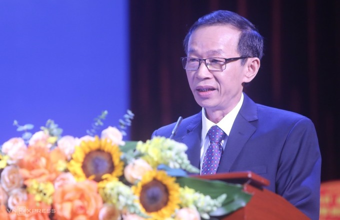 GS Nguyễn Văn Minh chia sẻ trong lễ bế giảng ngày 9/6. Ảnh: Duy Tâm