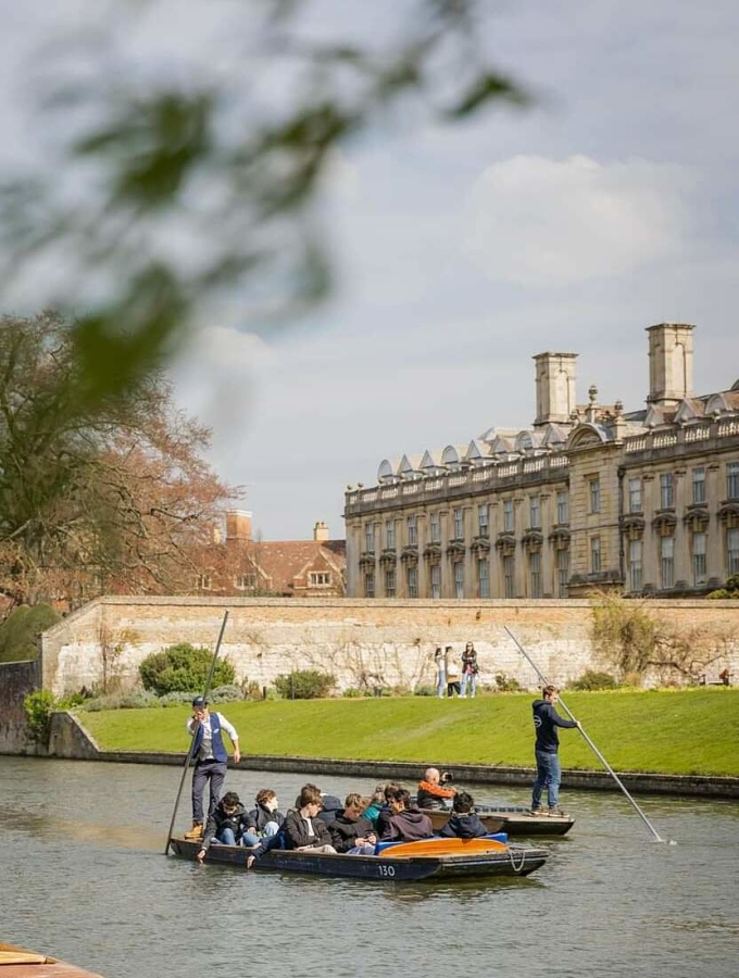 Khuôn viên Đại học Cambridge, Anh, hôm 23/4. Ảnh: Fanpage University of Cambridge